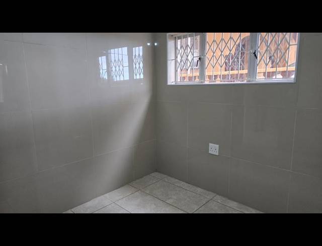 2 BEDROOM PROPERTY TO RENT IN MONTFORD